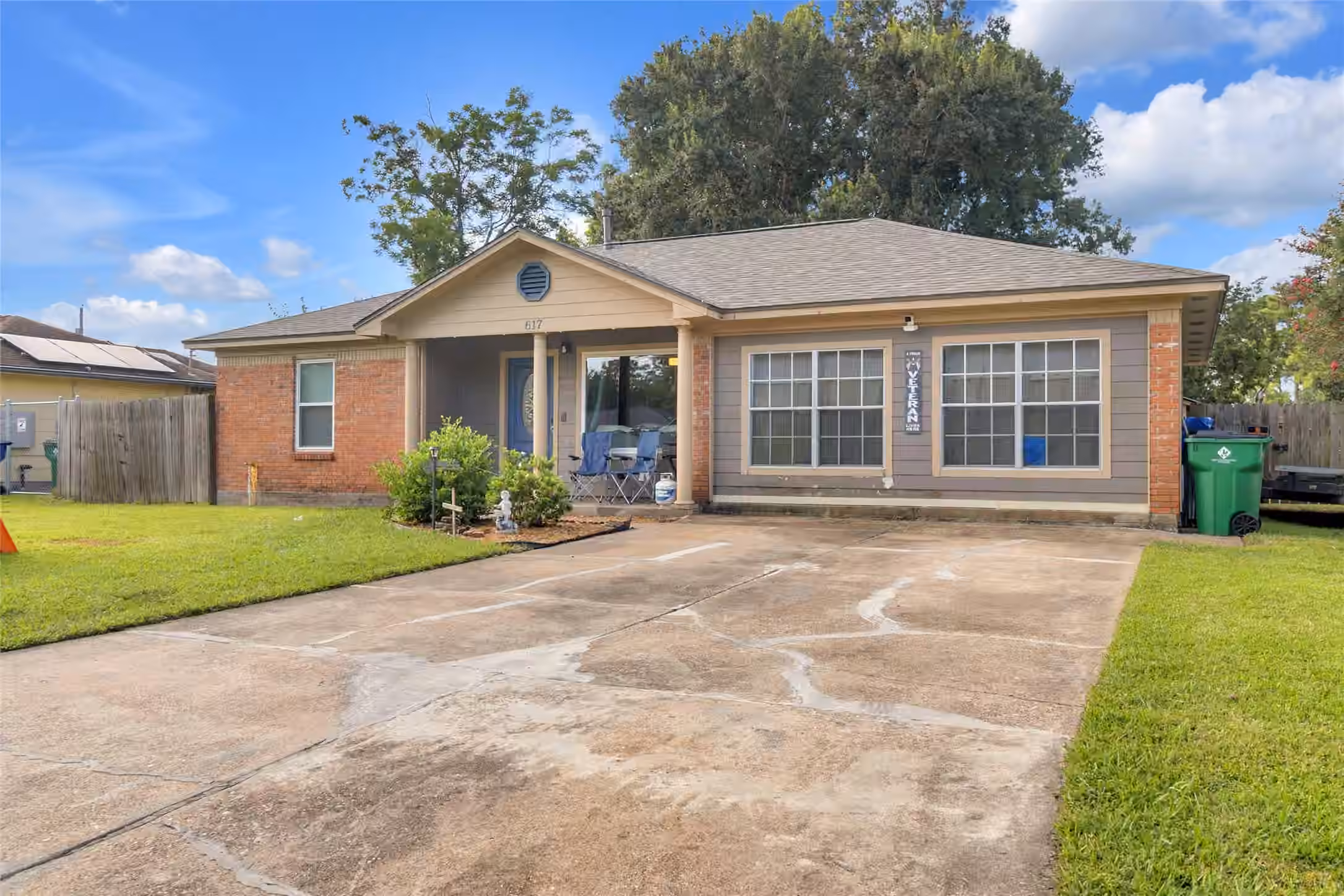 Photo 3 of 617 Catalpa Street, Angleton, TX