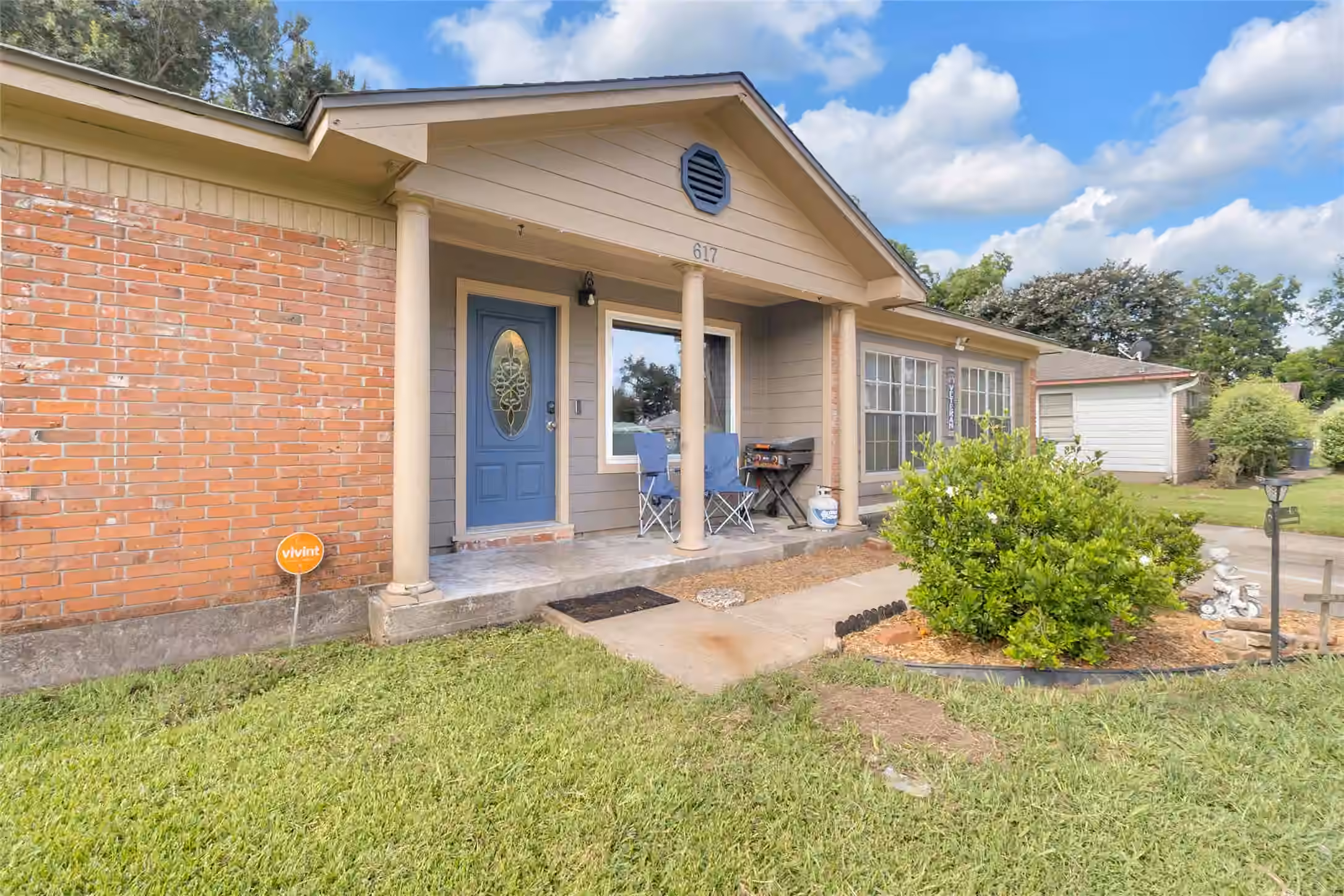 Photo 4 of 617 Catalpa Street, Angleton, TX