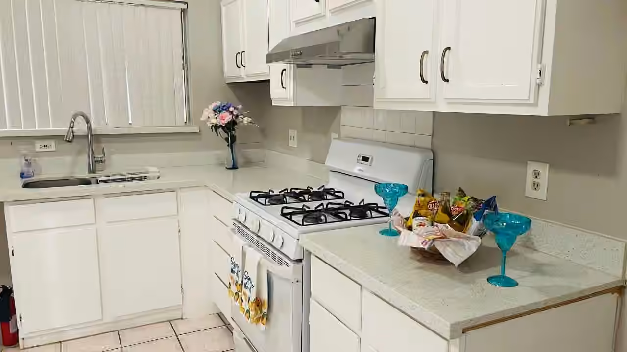 Photo 2 of 10070 Green Valley Lane, Houston, TX