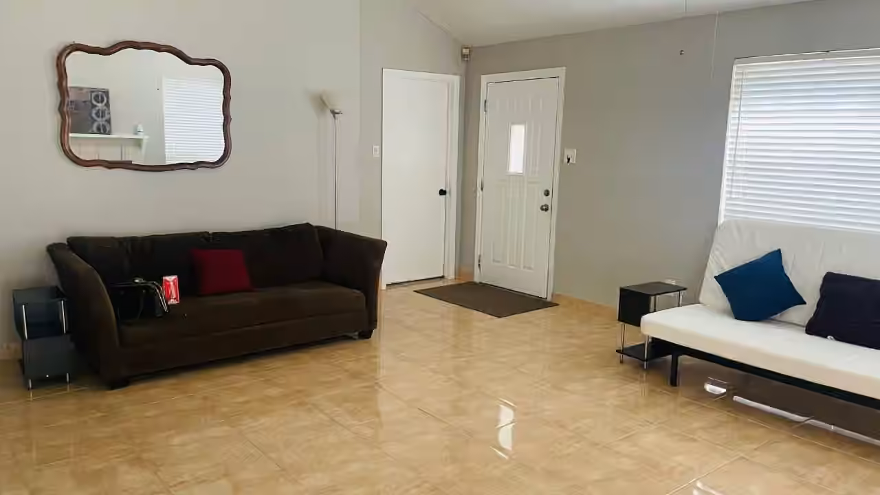 Photo 5 of 10070 Green Valley Lane, Houston, TX