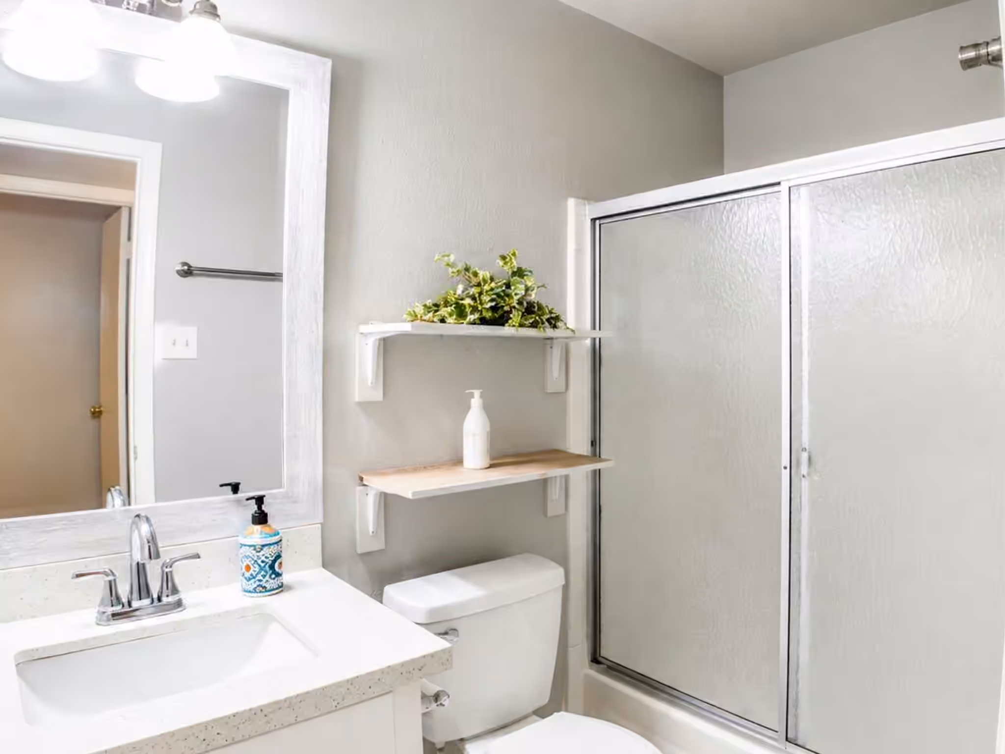 Photo 6 of 10070 Green Valley Lane, Houston, TX