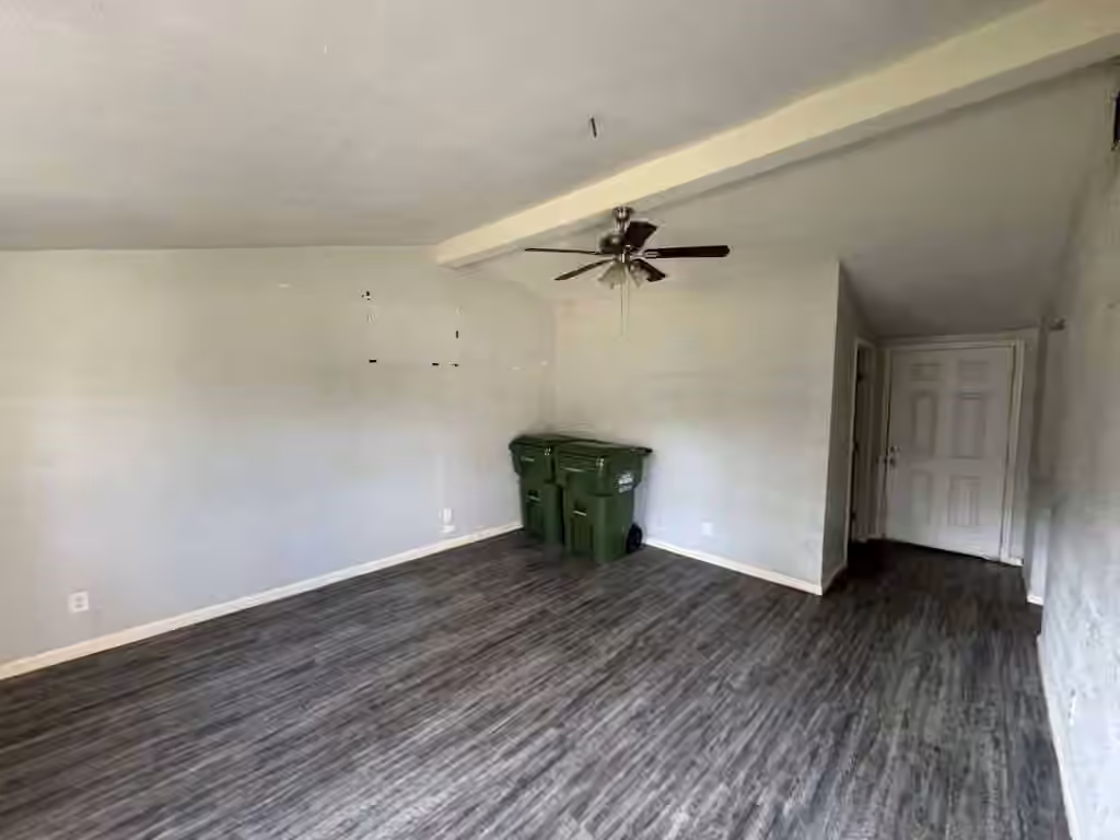 Photo 2 of 1301 Truman Street, Cleveland, TX