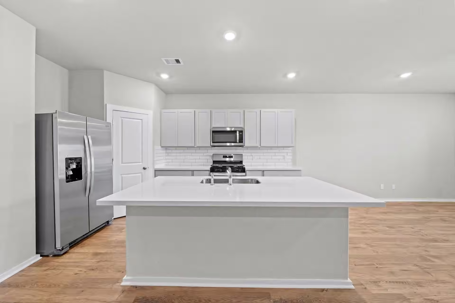 Photo 4 of 19051 Cetara Villa Drive, Hockley, TX