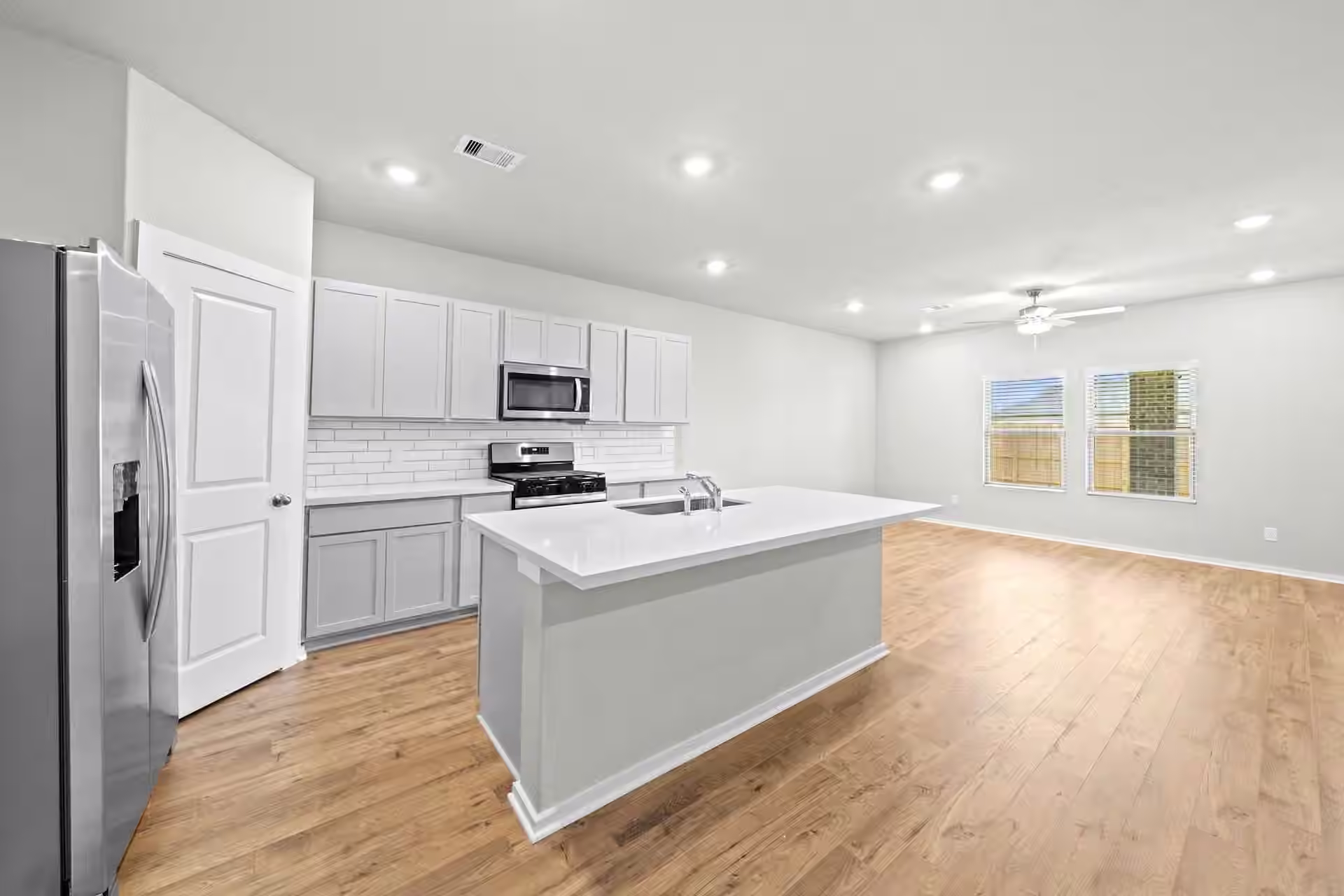 Photo 5 of 19051 Cetara Villa Drive, Hockley, TX