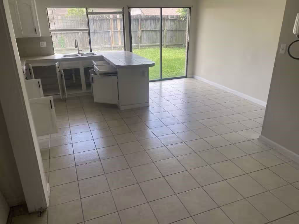 Photo 5 of 22706 Hawkwood Drive, Spring, TX