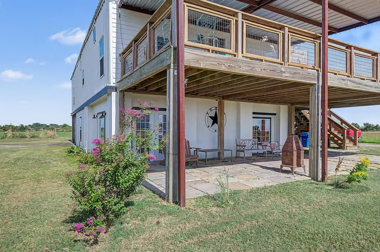 Photo 2 of 201 Turtle Bay Cove, Palacios, TX