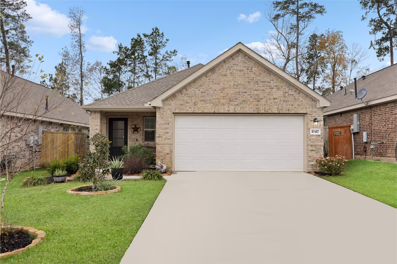 Photo 2 of 10417 Pineland Drive, Willis, TX