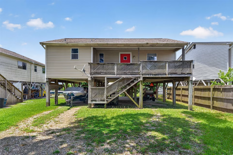 Photo of 522 Oklahoma Avenue, Bacliff, TX