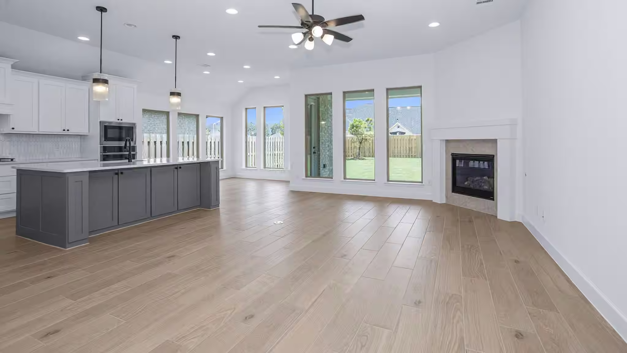 Photo 5 of 1708 El Pino Street, Montgomery, TX
