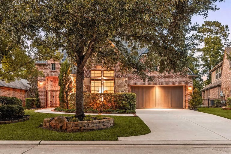 Photo of 195 Oarwood Place, The Woodlands, TX