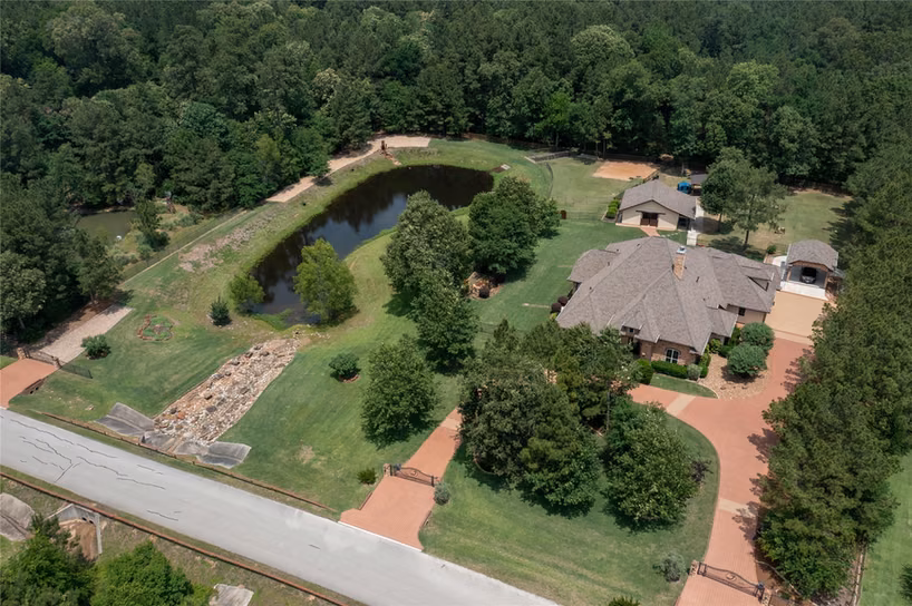 Photo of 26166 Crown Ranch Blvd, Montgomery, TX