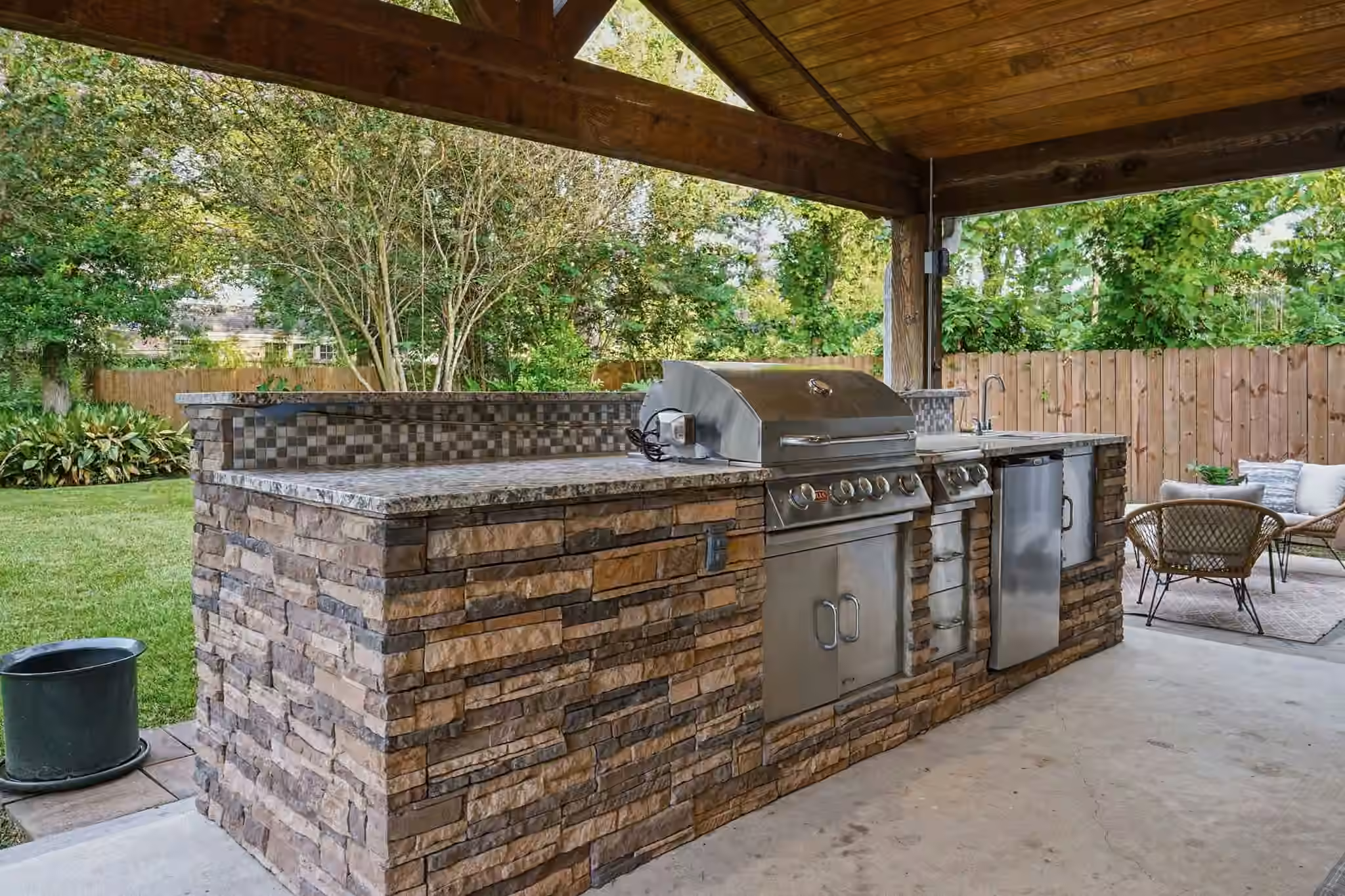 Photo 7 of 1320 Woodvine Drive, Houston, TX