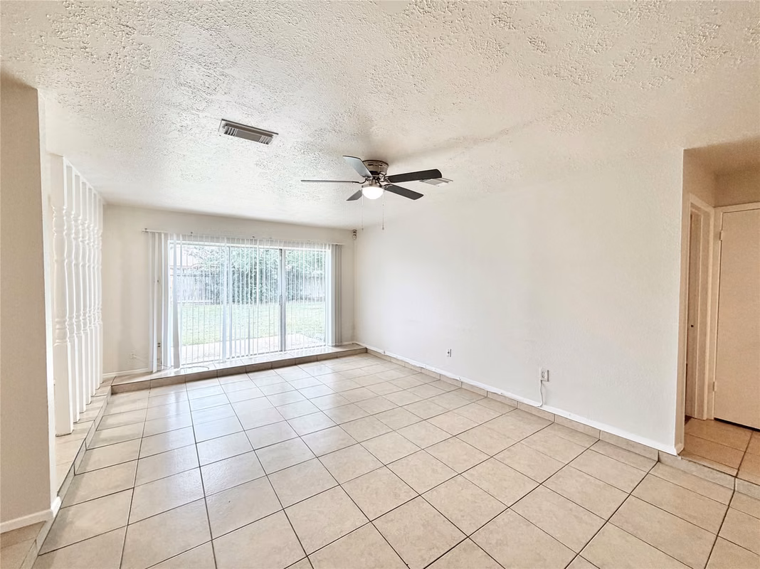 Photo 6 of 2218 Green Knoll Drive, Houston, TX