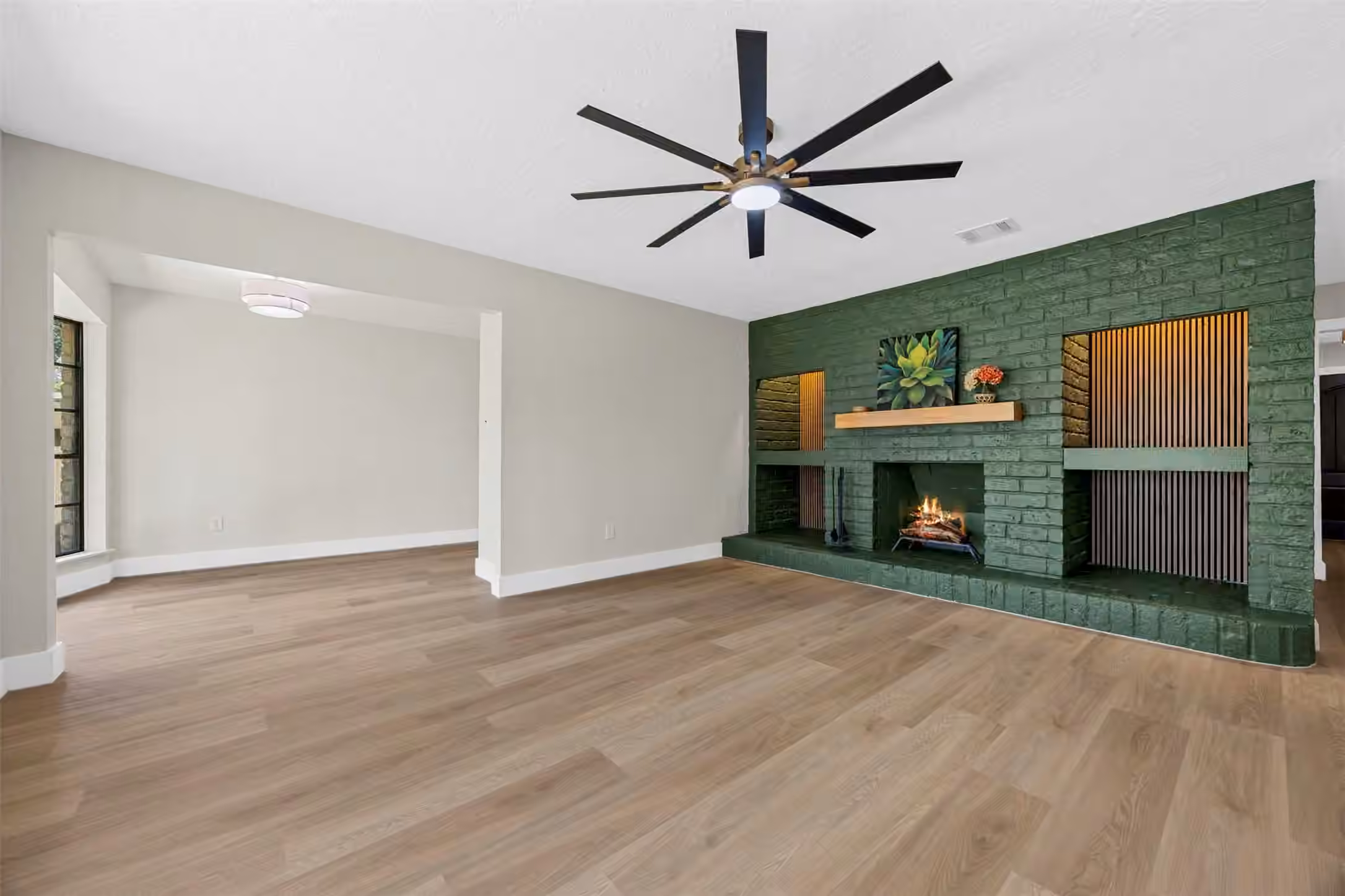 Photo 4 of 16910 David Glen Drive, Friendswood, TX