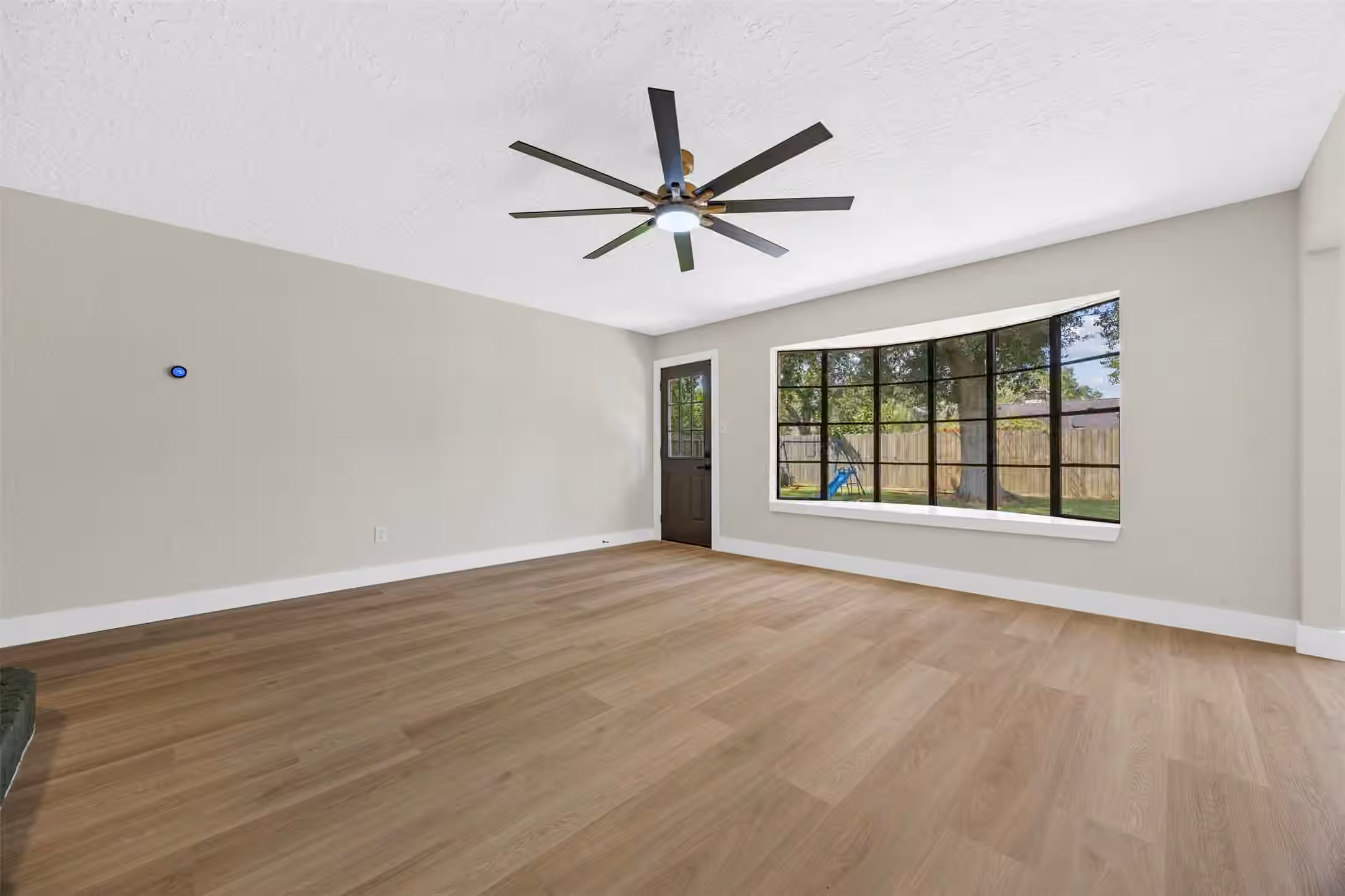 Photo 5 of 16910 David Glen Drive, Friendswood, TX