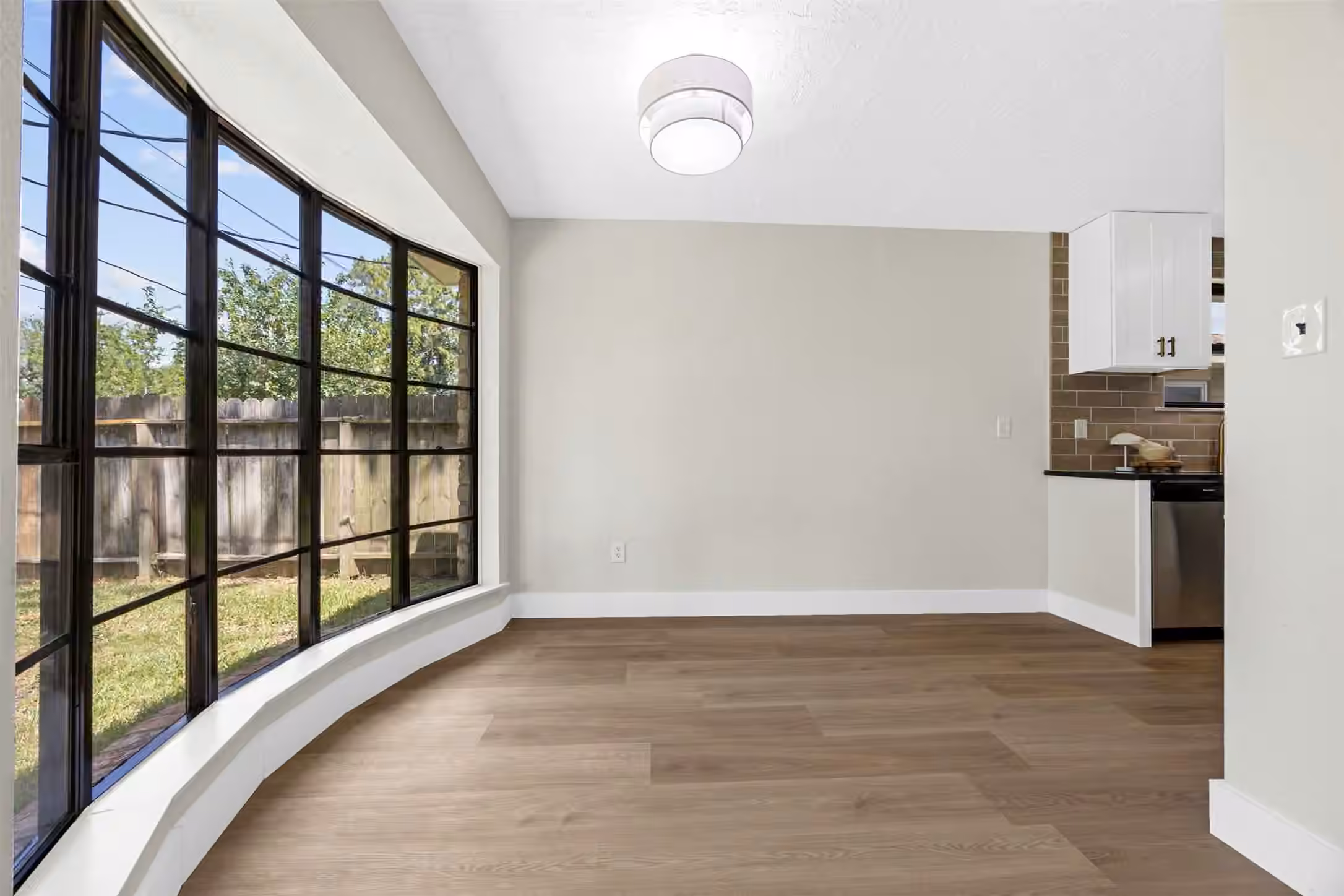 Photo 7 of 16910 David Glen Drive, Friendswood, TX