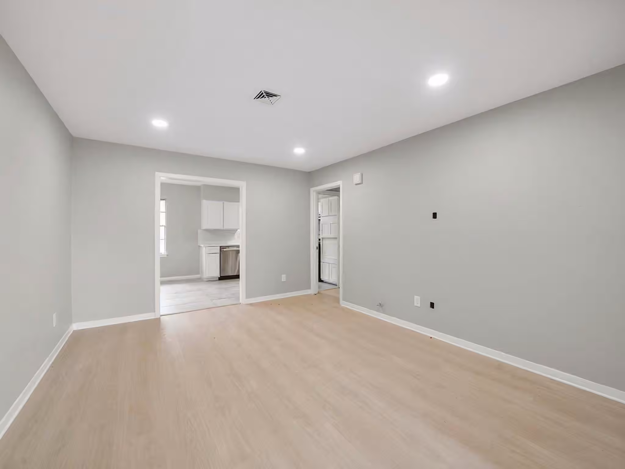 Photo 3 of 9347 Clearway Drive, Houston, TX