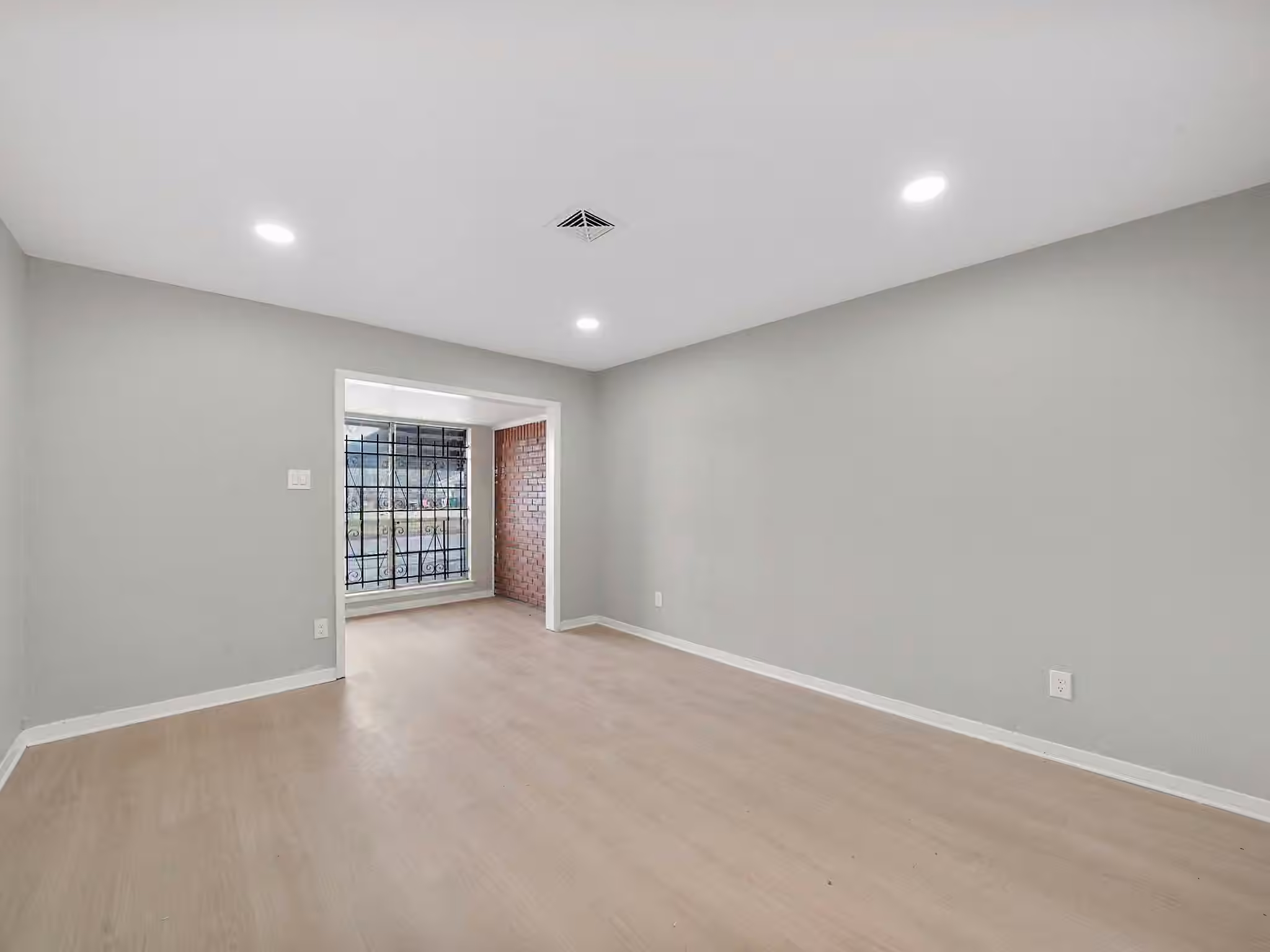 Photo 5 of 9347 Clearway Drive, Houston, TX