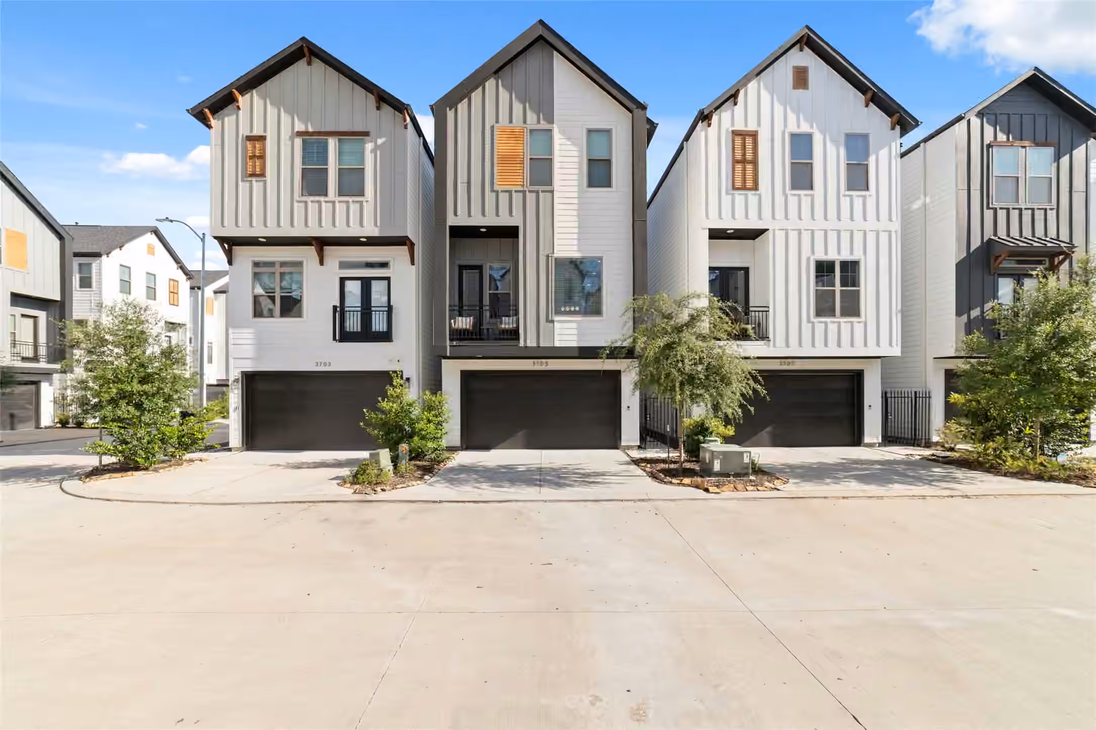 Photo 2 of 3705 Creekmont Green Lane, Houston, TX