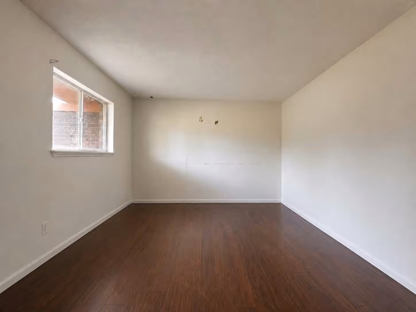Photo 4 of 905 E Columbus Drive, Wharton, TX