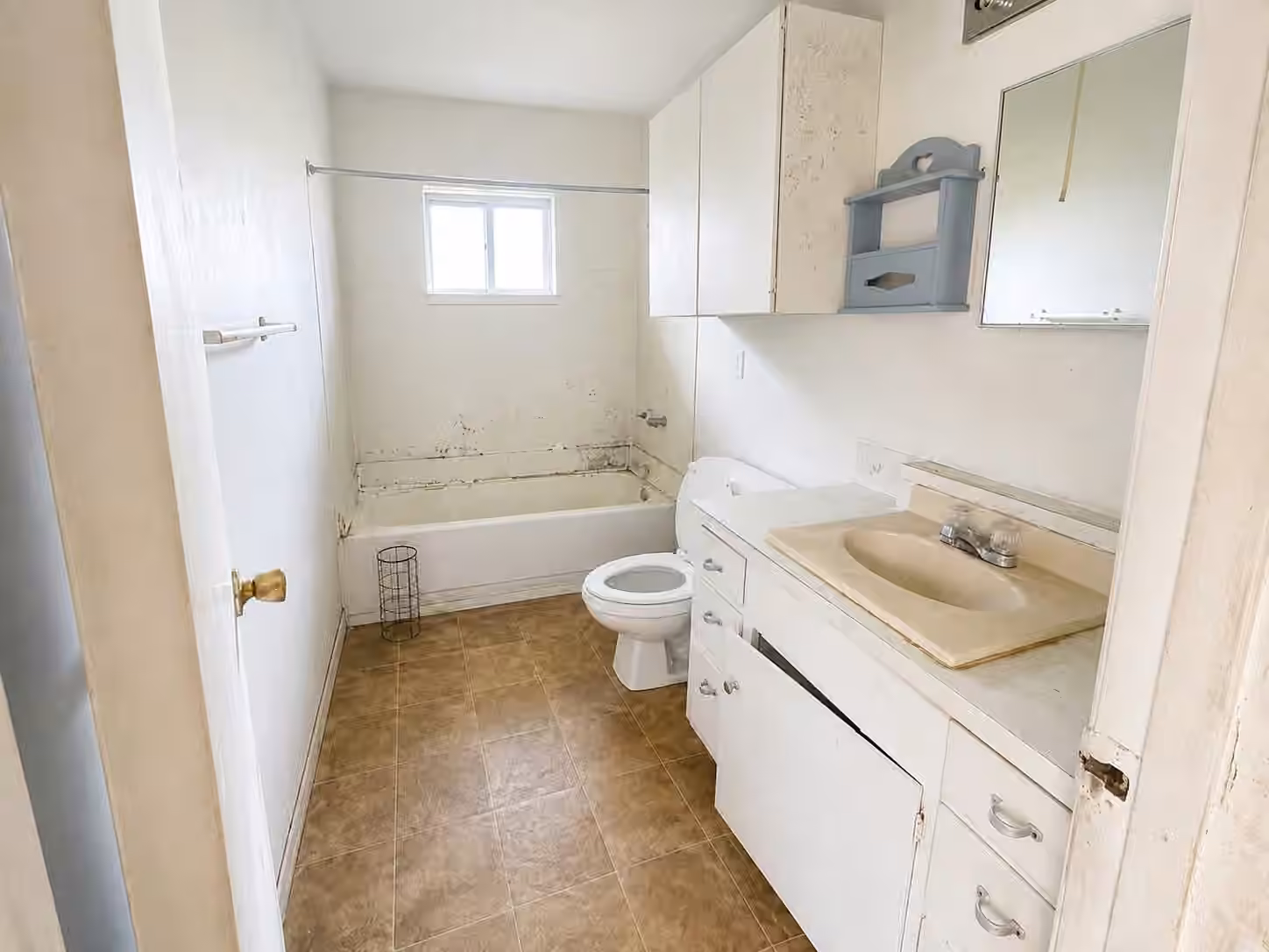 Photo 7 of 905 E Columbus Drive, Wharton, TX