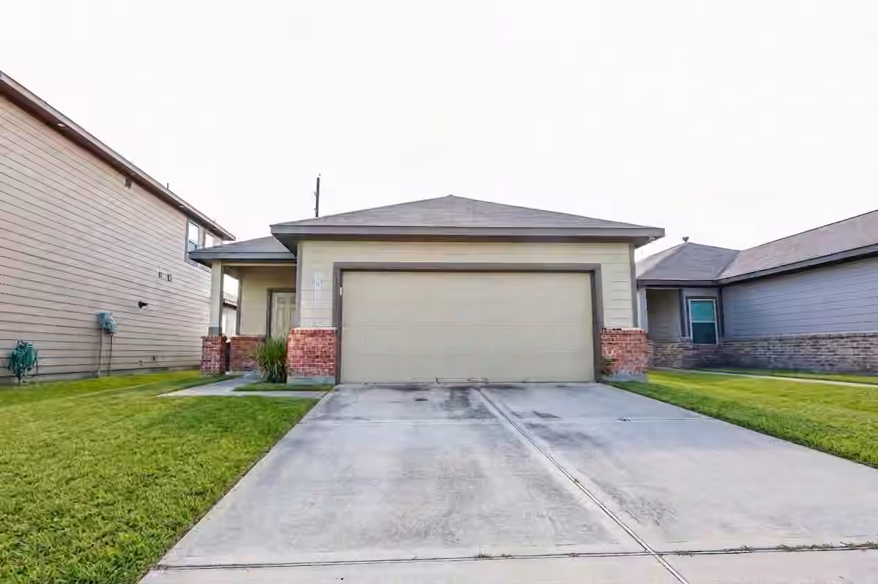 Photo 4 of 10010 Yanet Grove Lane, Houston, TX