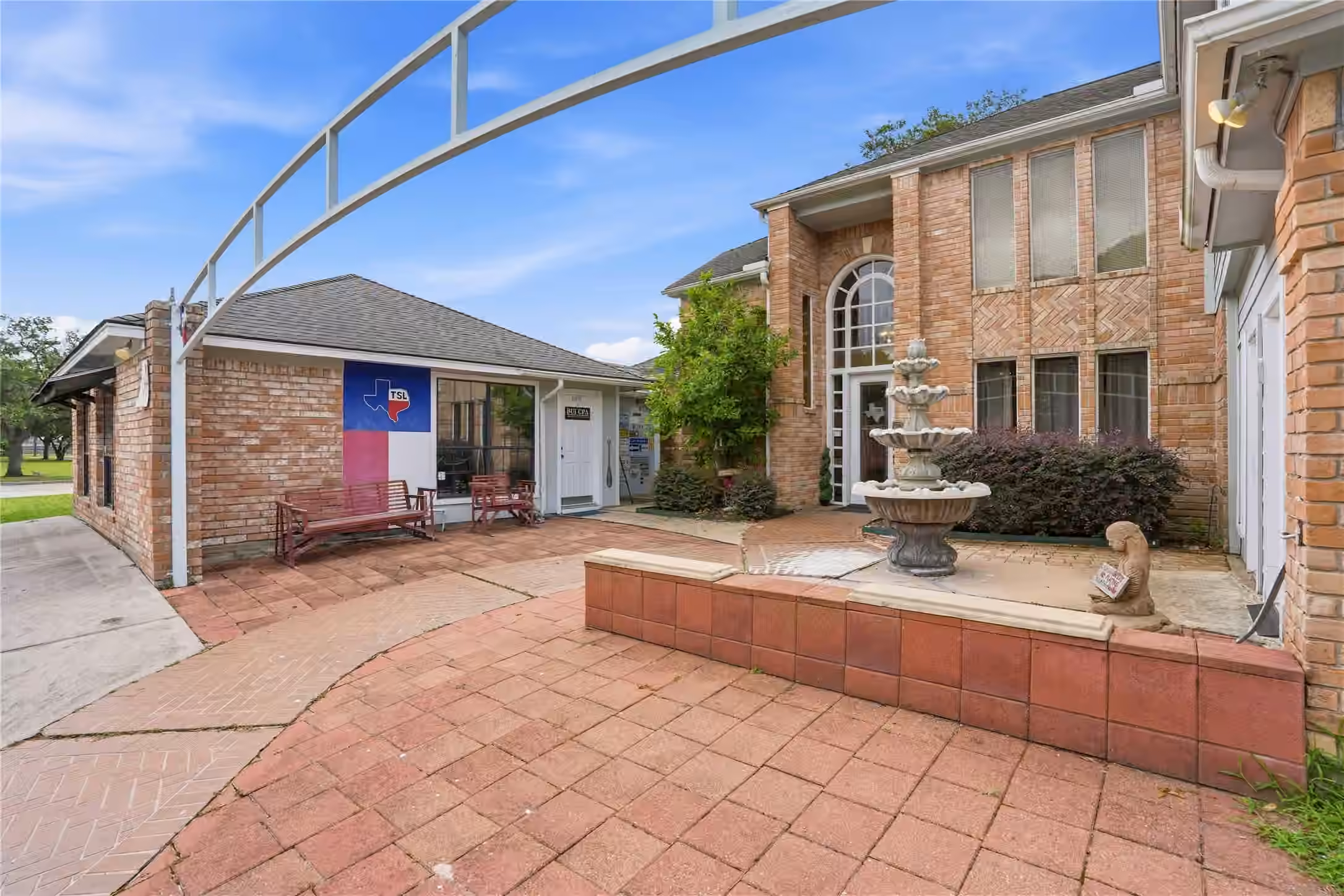 Photo 5 of 13700 Lakewood Forest Drive, Houston, TX