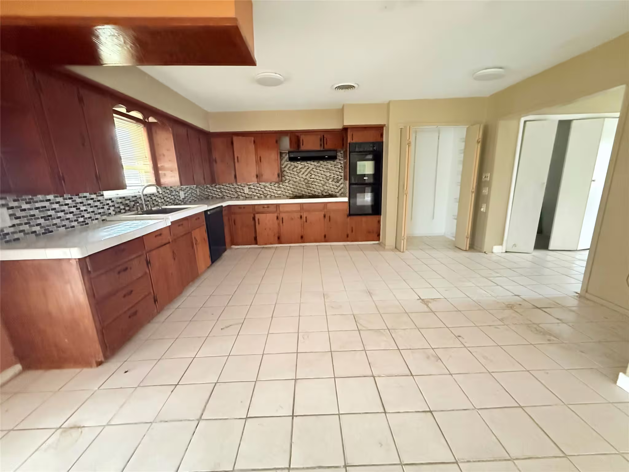Photo 4 of 4100 Mockingbird Lane, Bay City, TX