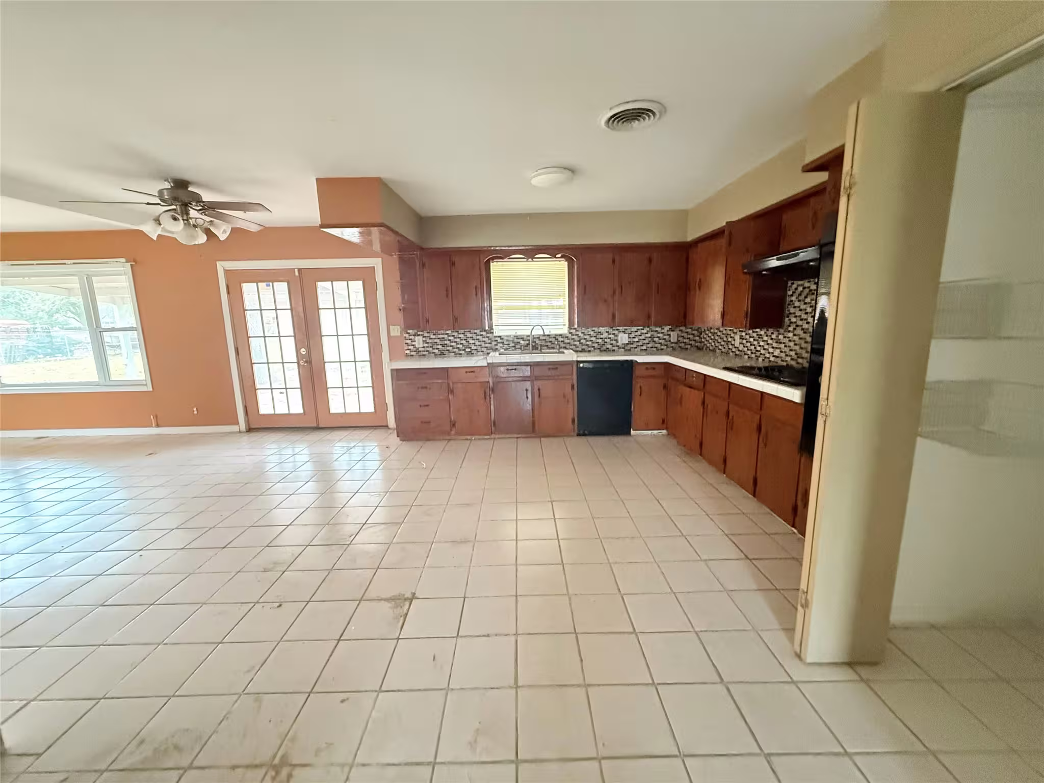 Photo 5 of 4100 Mockingbird Lane, Bay City, TX