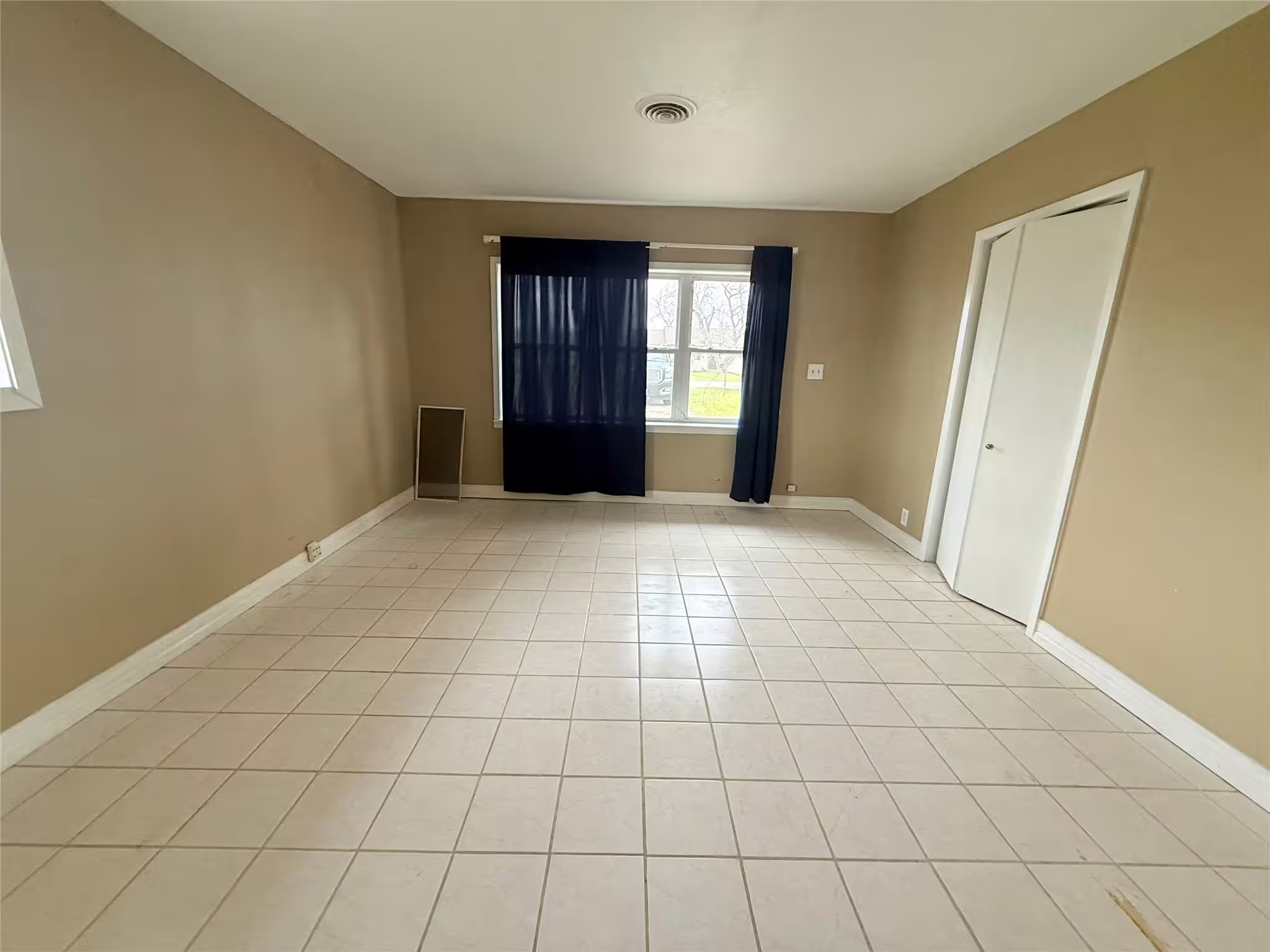 Photo 6 of 4100 Mockingbird Lane, Bay City, TX