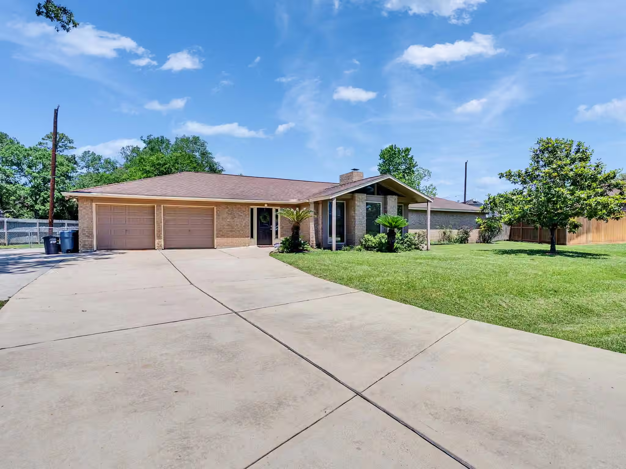 Photo 5 of 603 Casper Court, Spring, TX