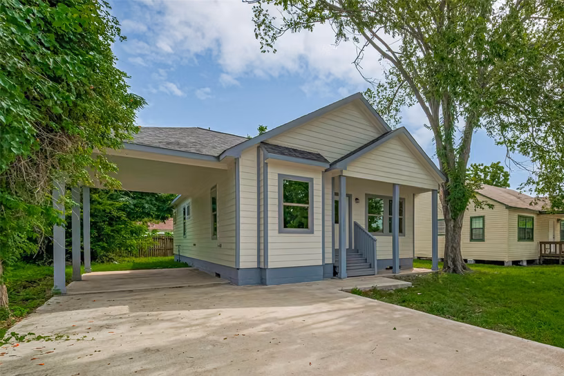 Photo 2 of 1909 Oregon Street, Baytown, TX
