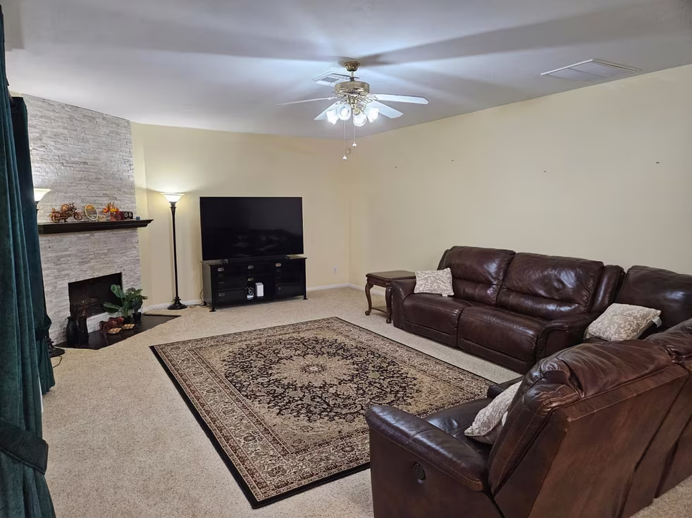 Photo 6 of 19227 Royal Isle Drive, Tomball, TX