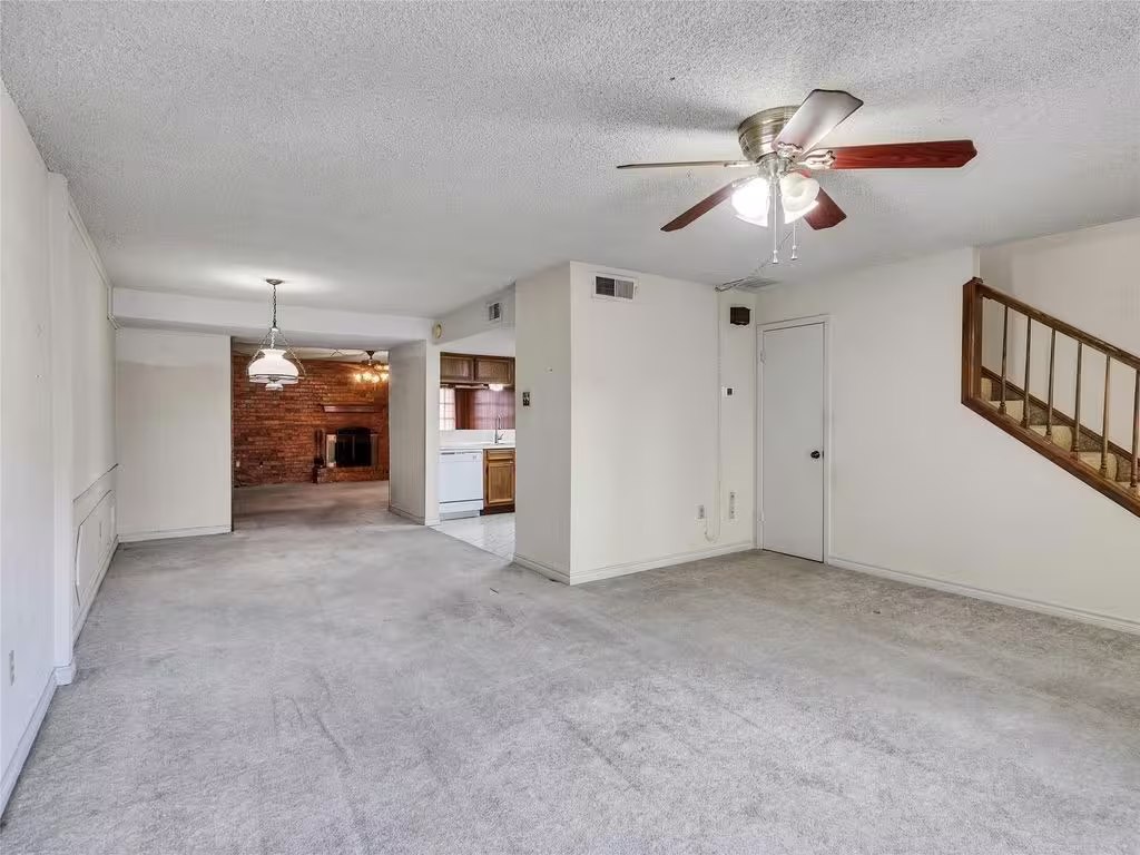 Photo 3 of 1320 Town Circle 1, Baytown, TX