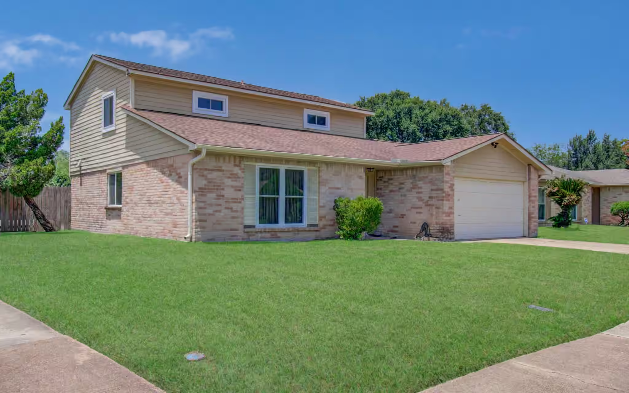 Photo 3 of 7503 Wovenwood Lane, Houston, TX