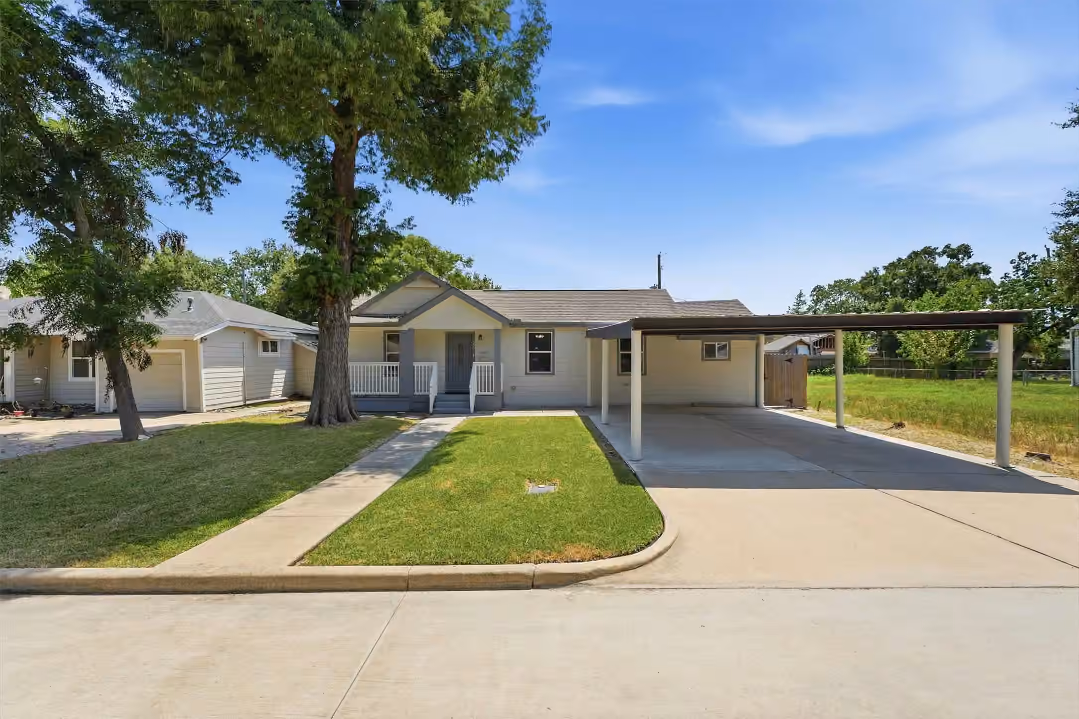 Photo 2 of 912 Seymour Street, Pasadena, TX