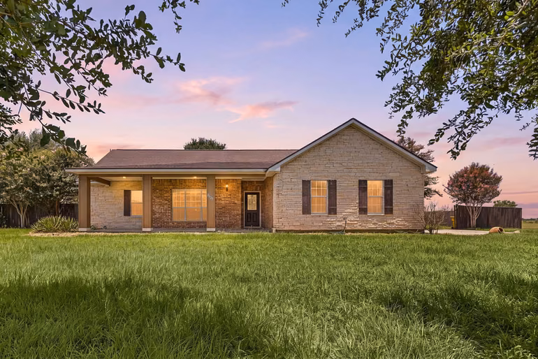 Photo of 2527 Settlers Way Drive, Sealy, TX 77474