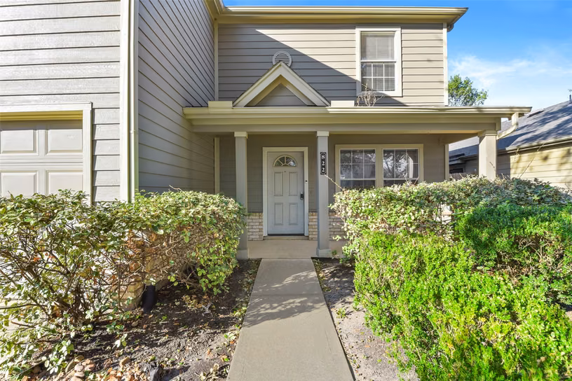 Photo 4 of 822 Grand Plains Drive, Houston, TX