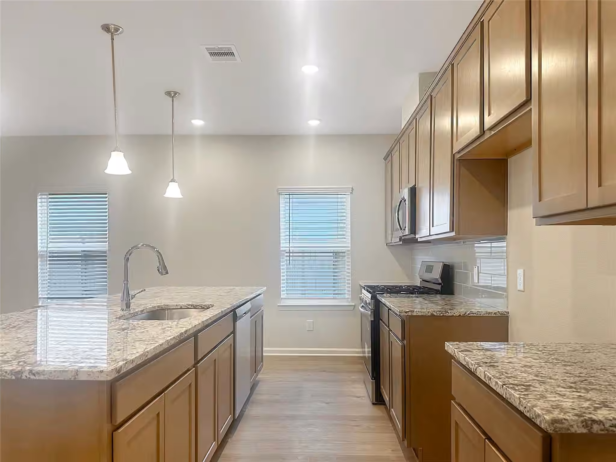 Photo 7 of 32515 Valley Redstem Way, Fulshear, TX