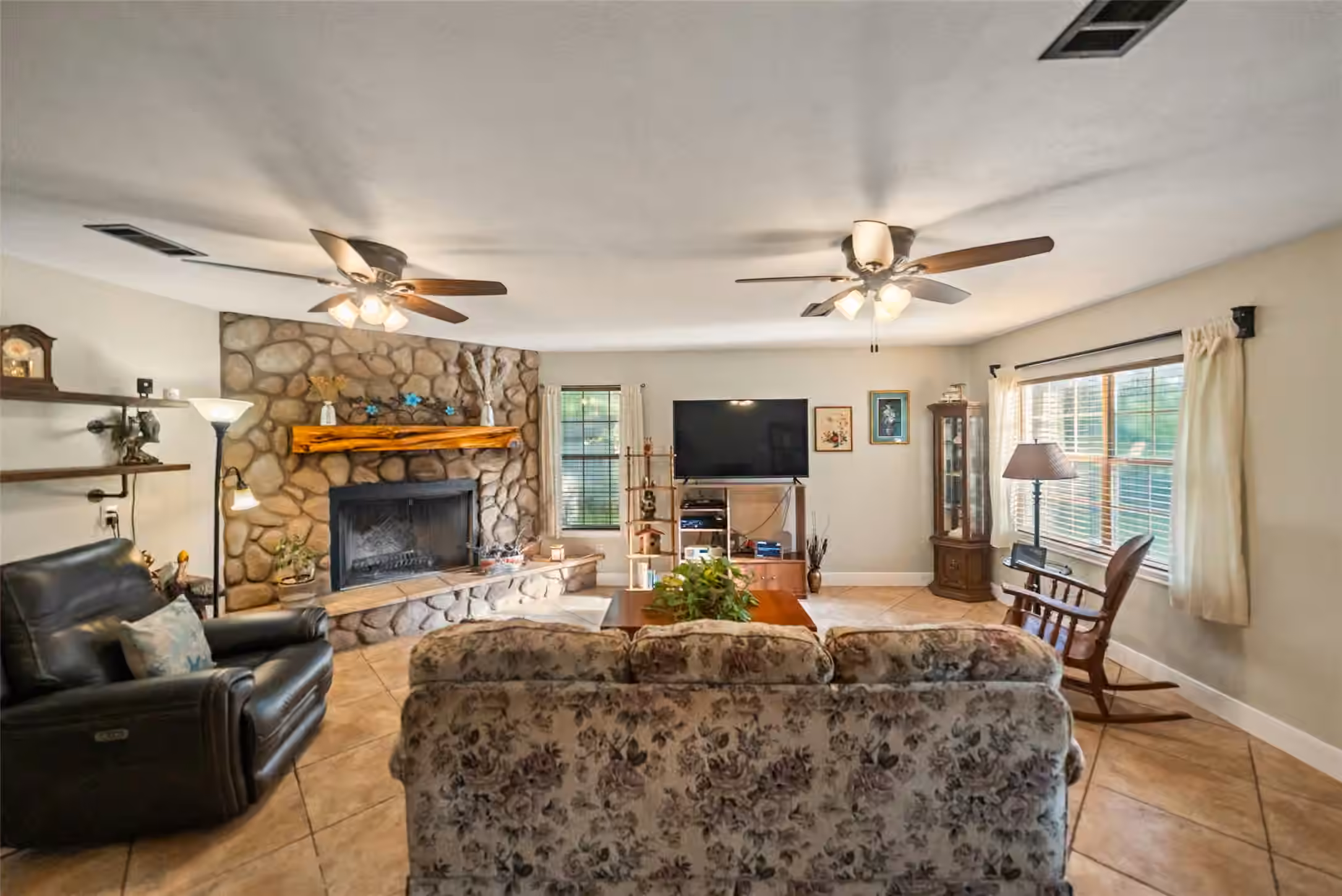 Photo 6 of 14828 County Road 304, Navasota, TX