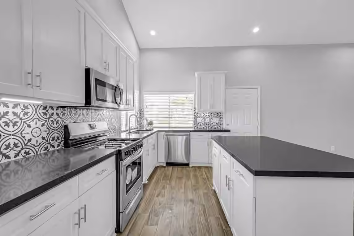Photo 6 of 8619 Pottinger Drive, Houston, TX