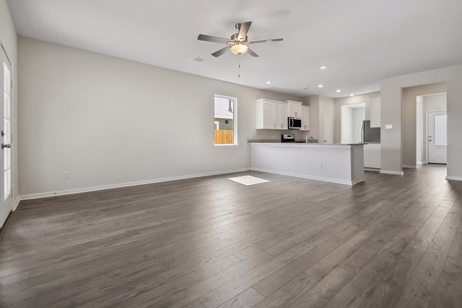 Photo 3 of 16414 Blossom Grove Drive, Conroe, TX