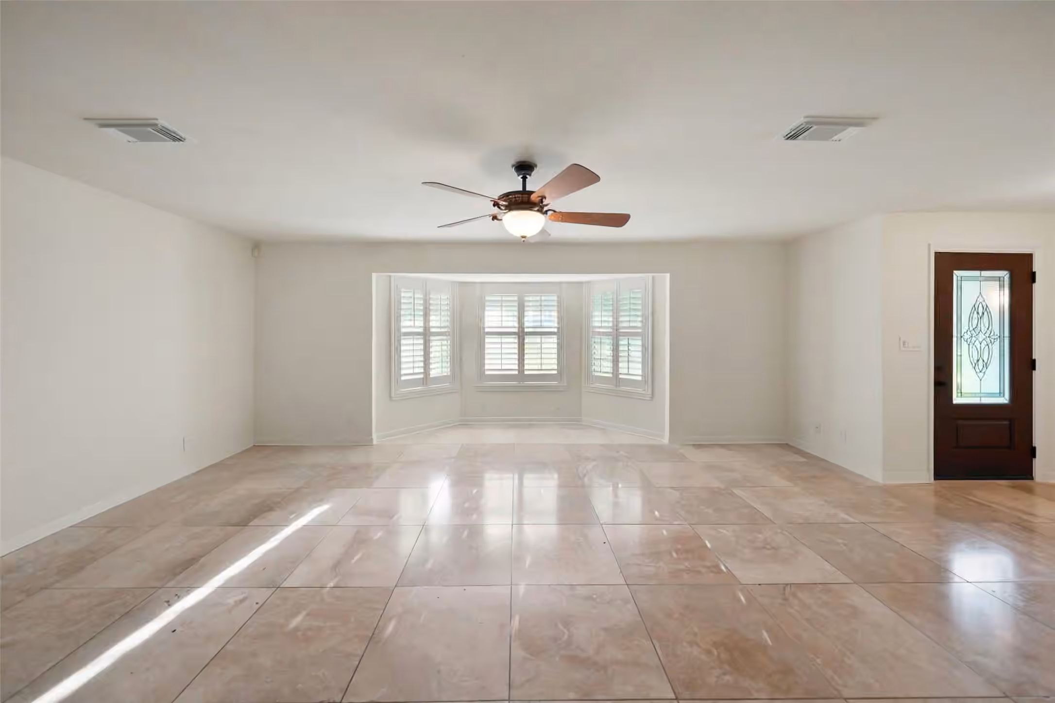 Photo 5 of 83 County Road 3189c, Cleveland, TX