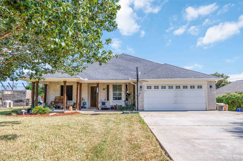 Photo of 507 Shore Acres Boulevard, La Porte, TX 77571