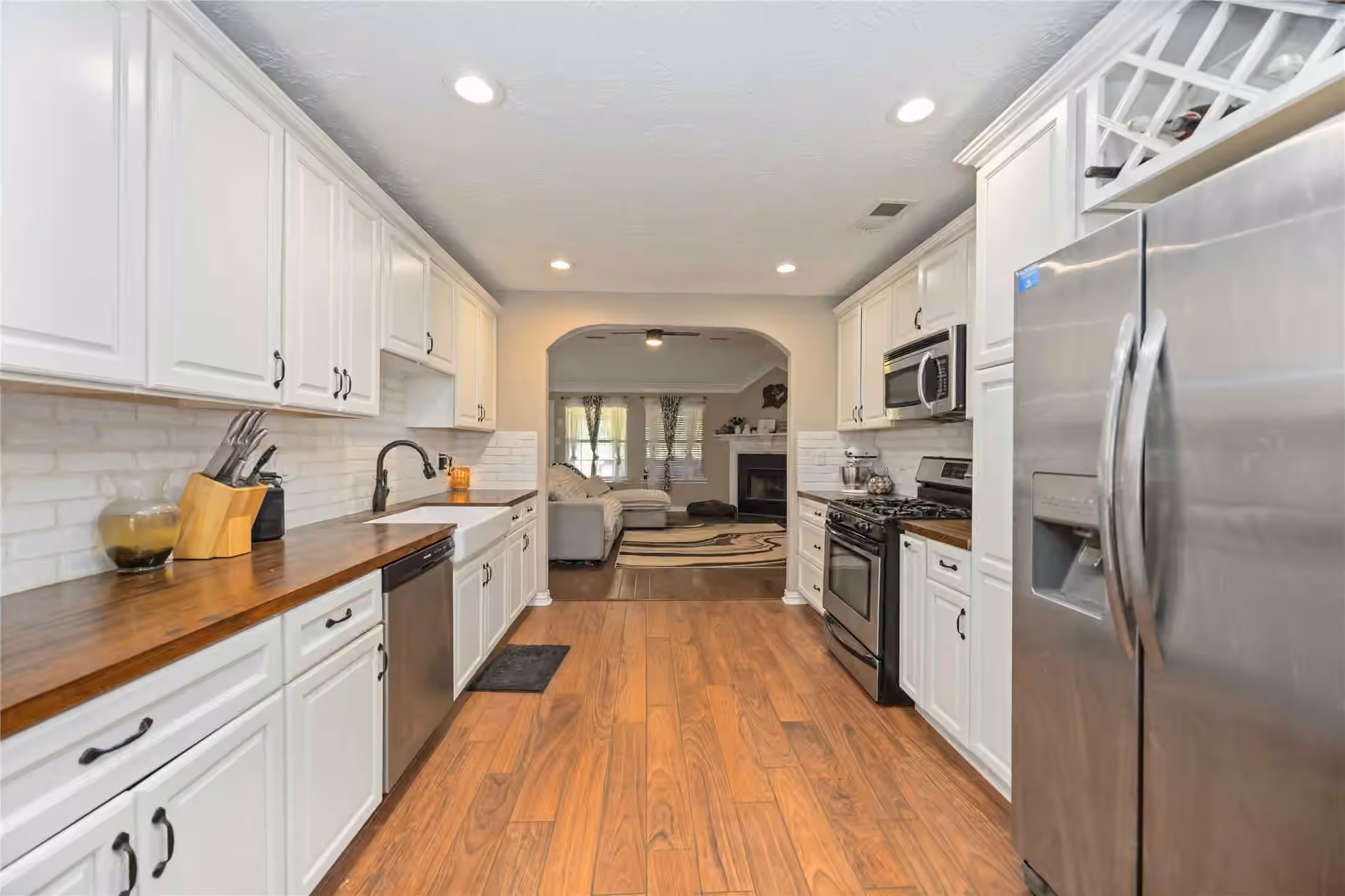 Photo 6 of 507 Shore Acres Boulevard, La Porte, TX