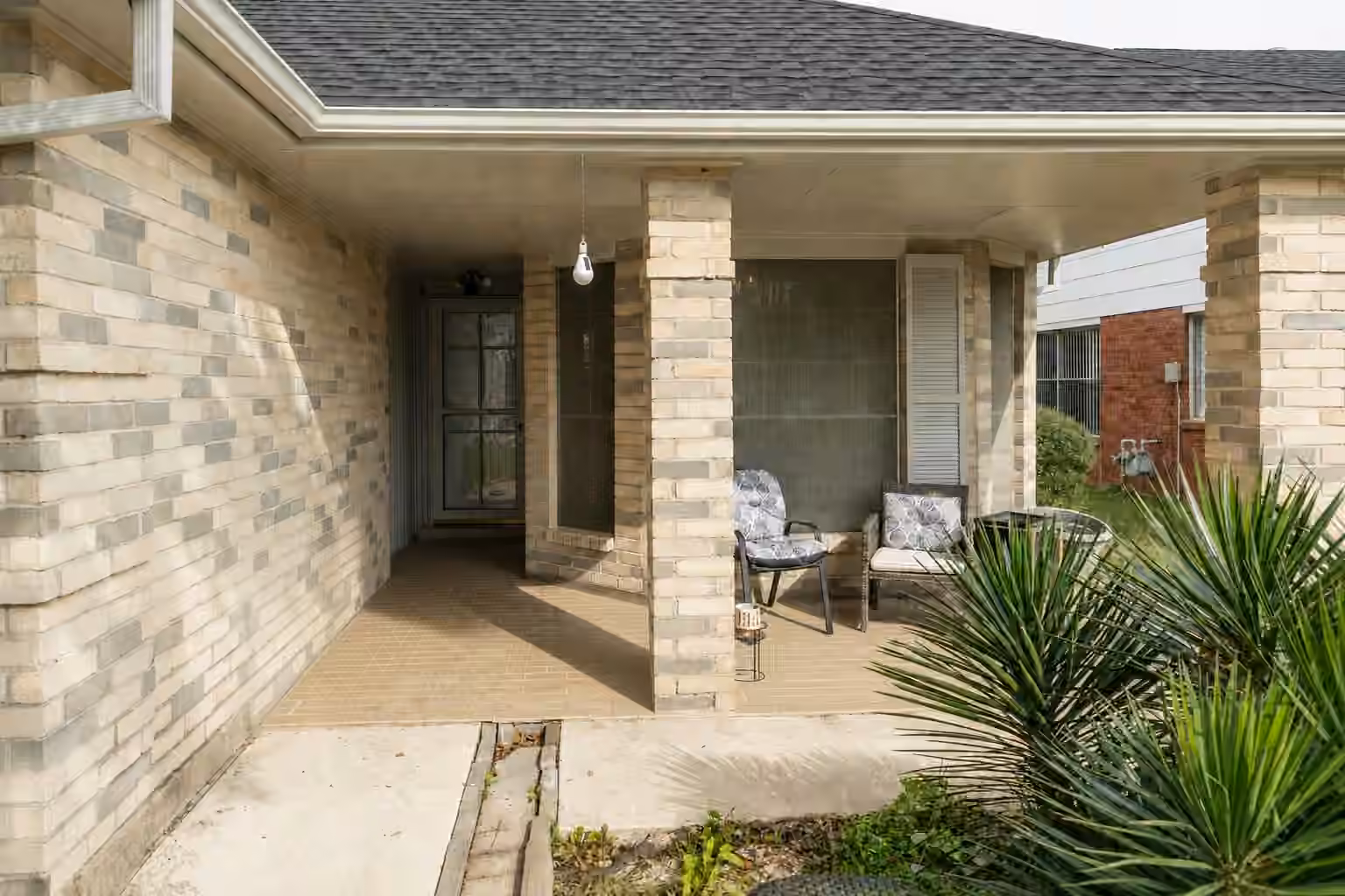 Photo 3 of 2819 S Peach Hollow Circle, Pearland, TX
