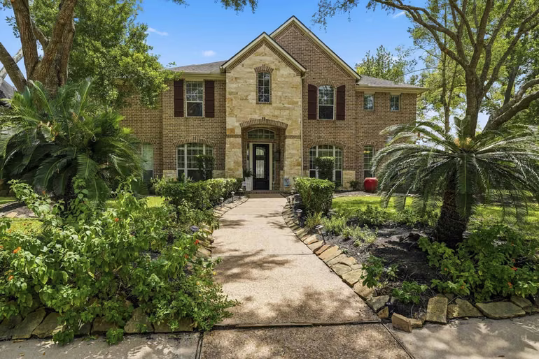 Photo 2 of 10502 Shipmans Landing Drive, Missouri City, TX