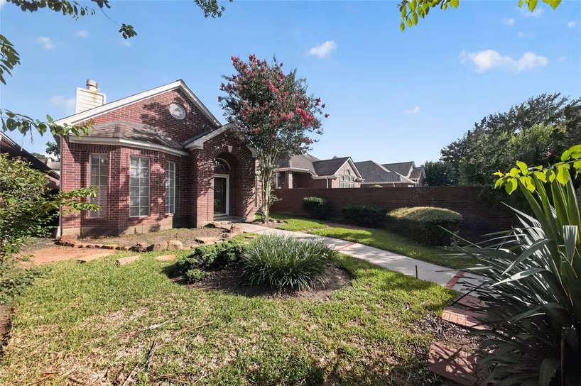 Photo 3 of 4627 Cashel Spring Drive, Houston, TX