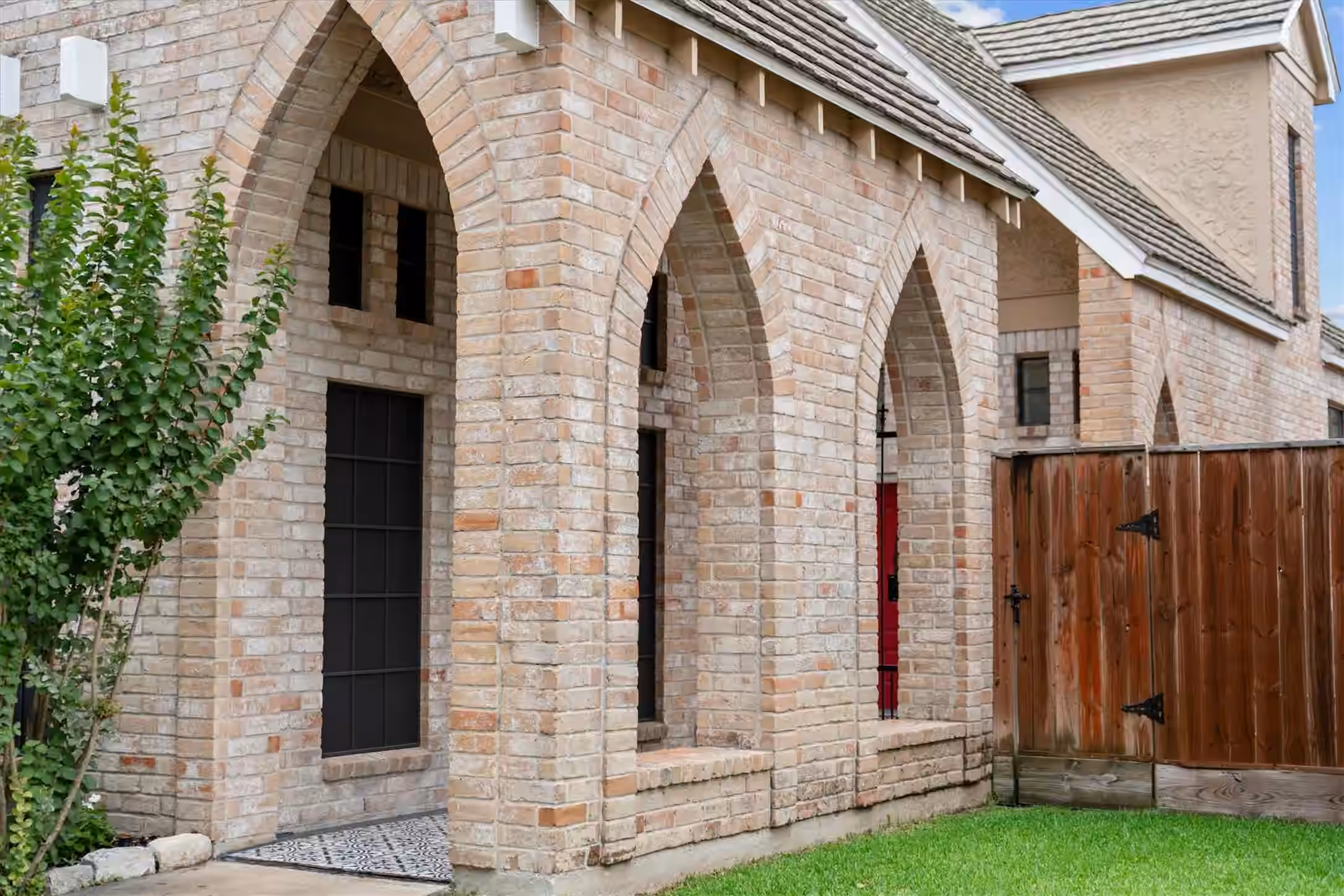 Photo 2 of 5706 Glen Mist Lane, Houston, TX