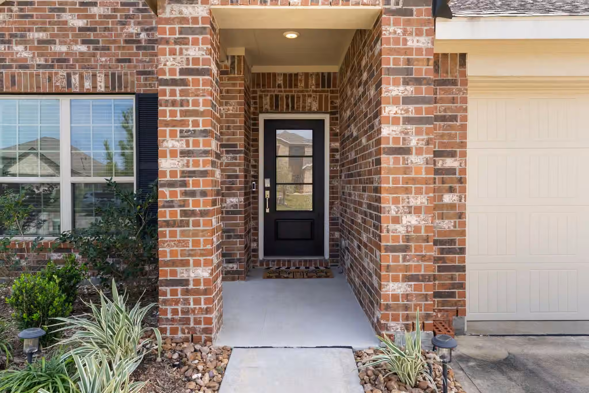 Photo 2 of 2850 Paradise Ridge Way, Conroe, TX